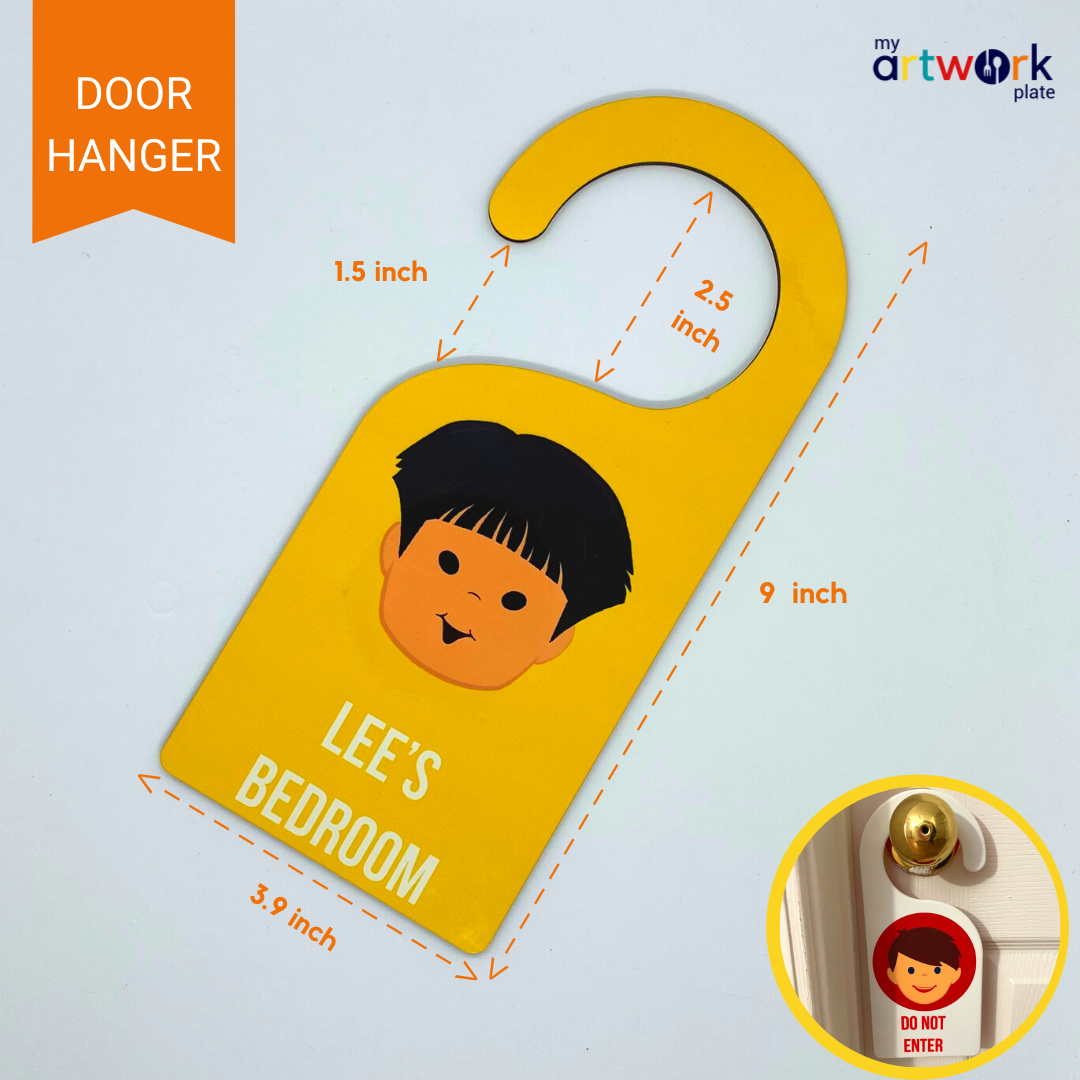 Personalized kids door hanger – personalised girl face with custom name | myartworkplate.com – front view