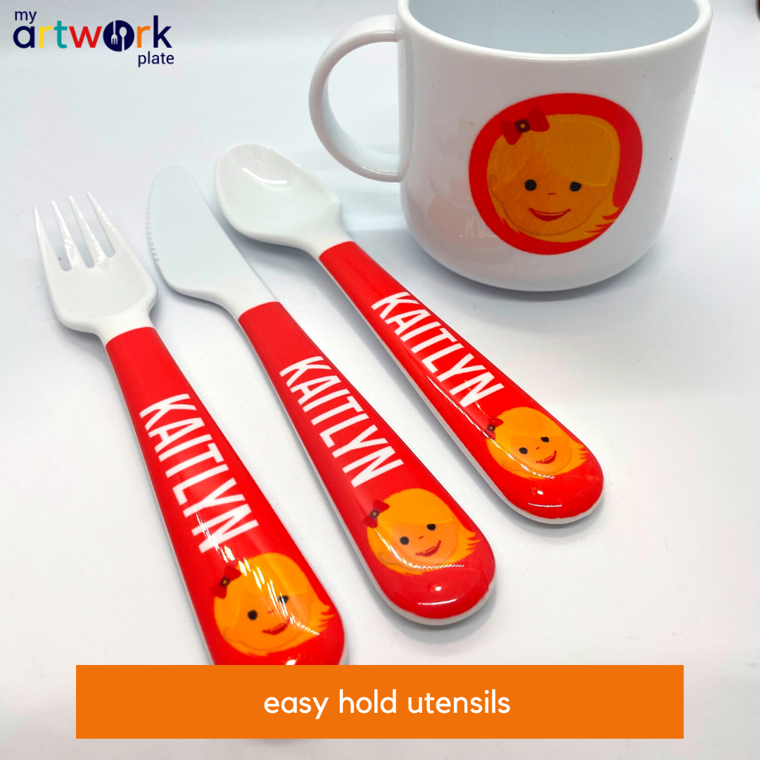Personalized kids utensil set – personalised girl face with custom name | myartworkplate.com – detail close-up