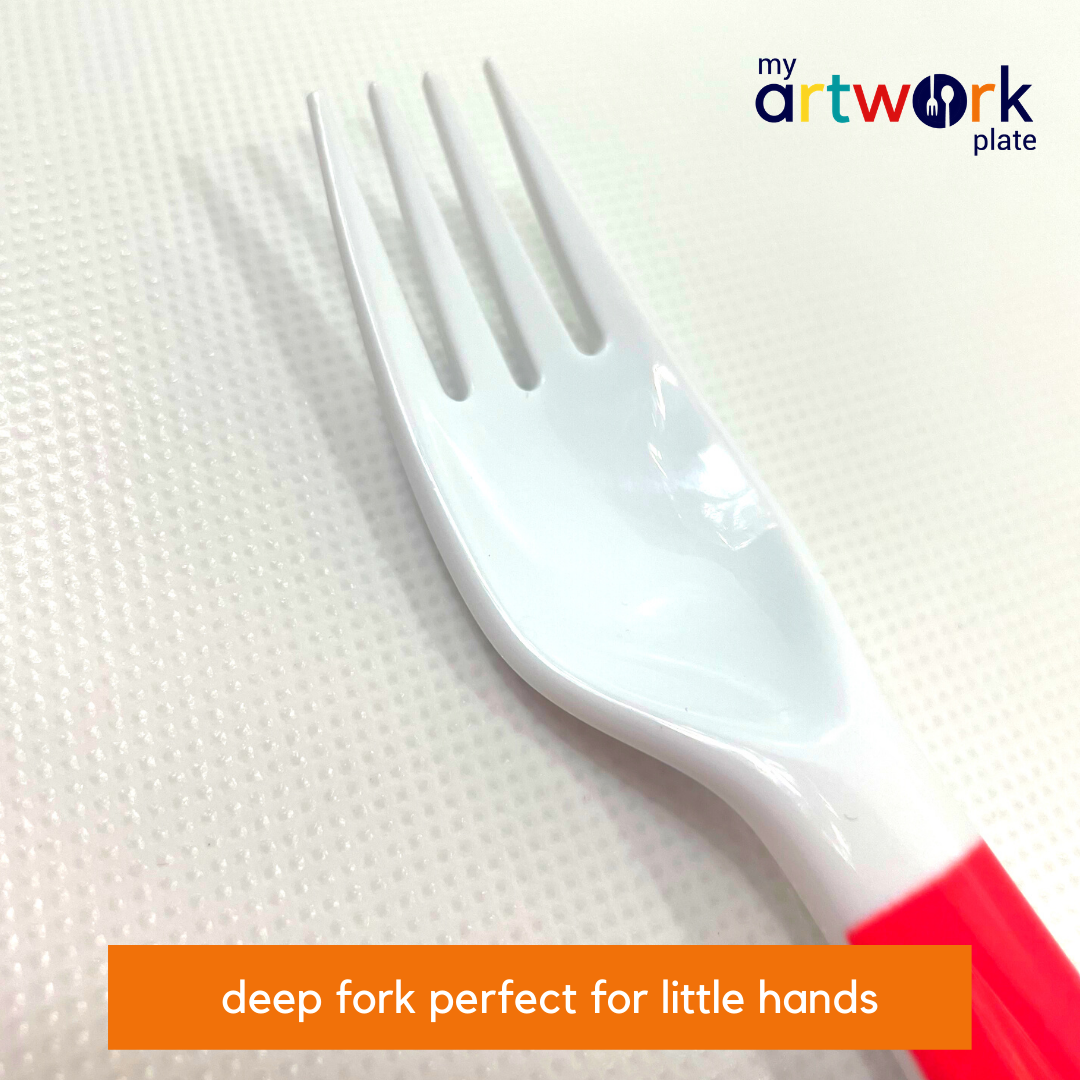 Personalized kids utensil set – personalised girl face with custom name | myartworkplate.com – lifestyle shot